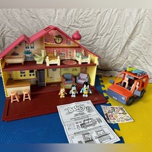 Bluey house and car **COMPLETE SET**